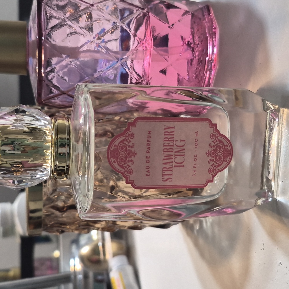 Tru Fragrance Strawberry Icing Eau de Parfum 3.4 oz New